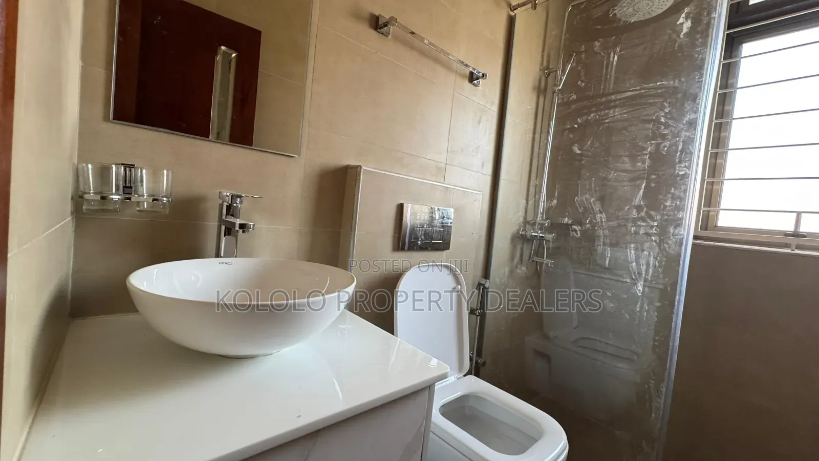 4bdrm Townhouse / Terrace in Bugolobi, Central Division for rent