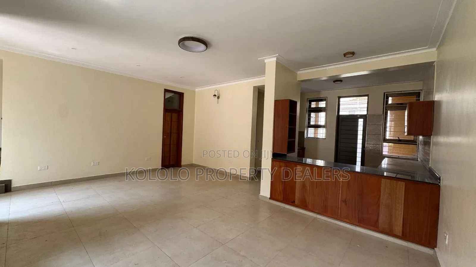 4bdrm Townhouse / Terrace in Bugolobi, Central Division for rent