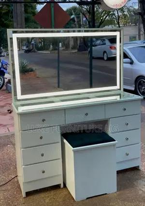 Dressing Mirror / Makeup Station