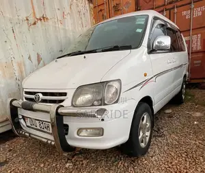 Toyota Noah 2002 White