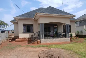 5bdrm House in Wakiso~Kavumba Along for sale