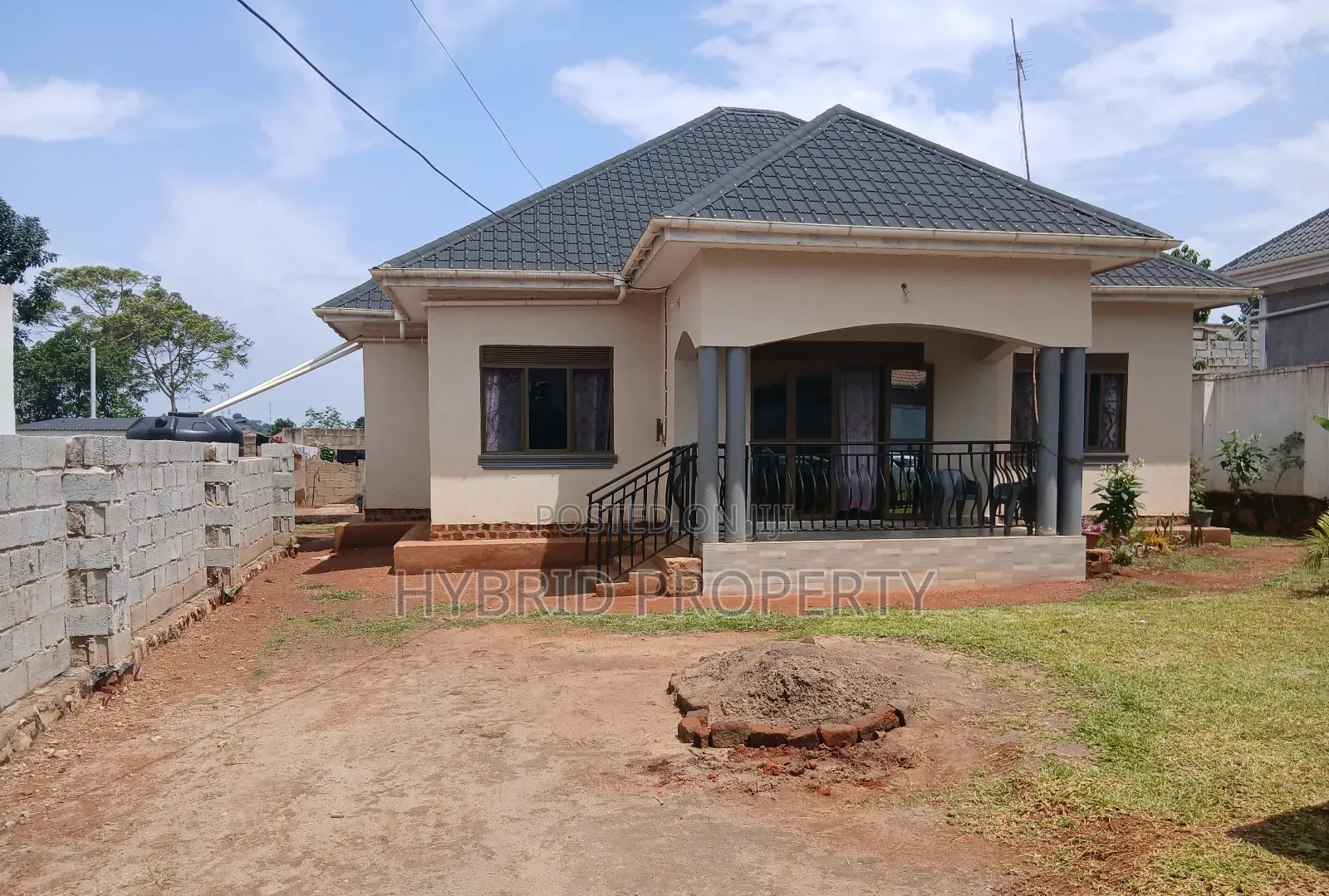 5bdrm House in Wakiso~Kavumba Along for sale