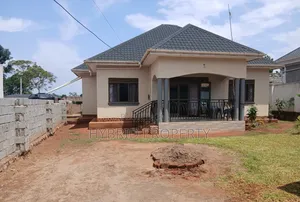 5bdrm House in Wakiso~Kavumba Along for sale