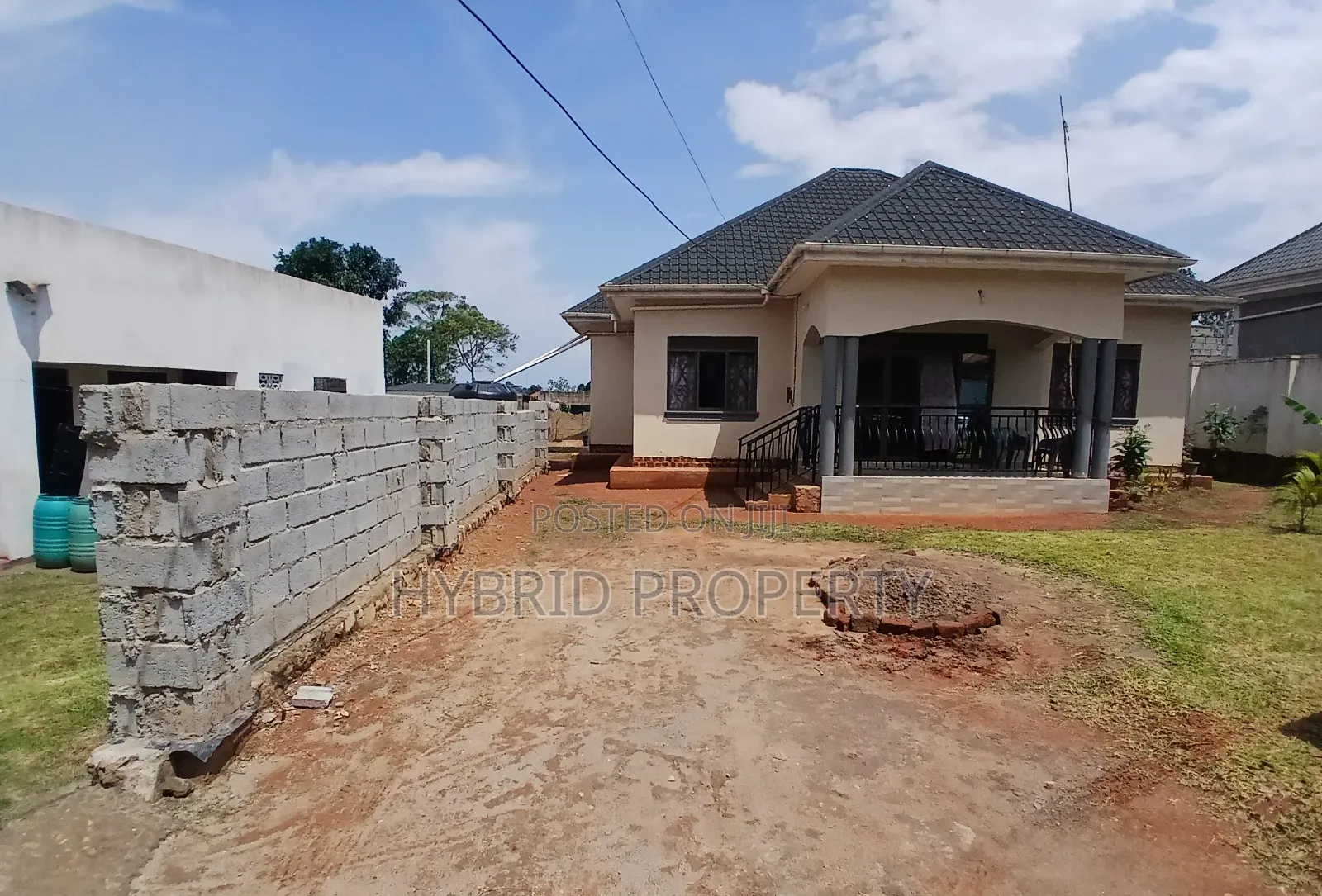 5bdrm House in Wakiso~Kavumba Along for sale
