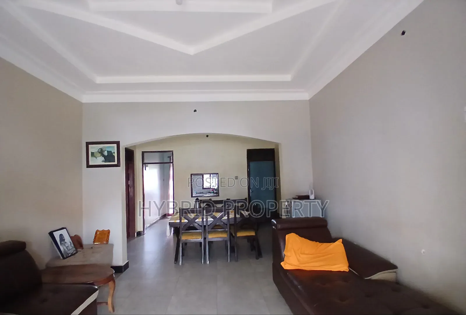 5bdrm House in Wakiso~Kavumba Along for sale