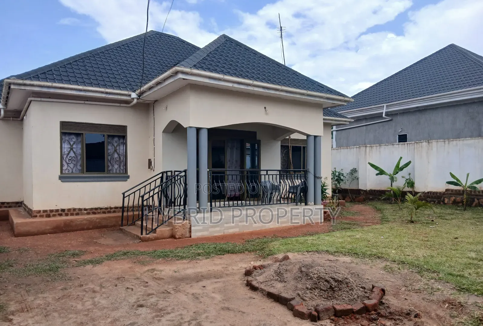 5bdrm House in Wakiso~Kavumba Along for sale