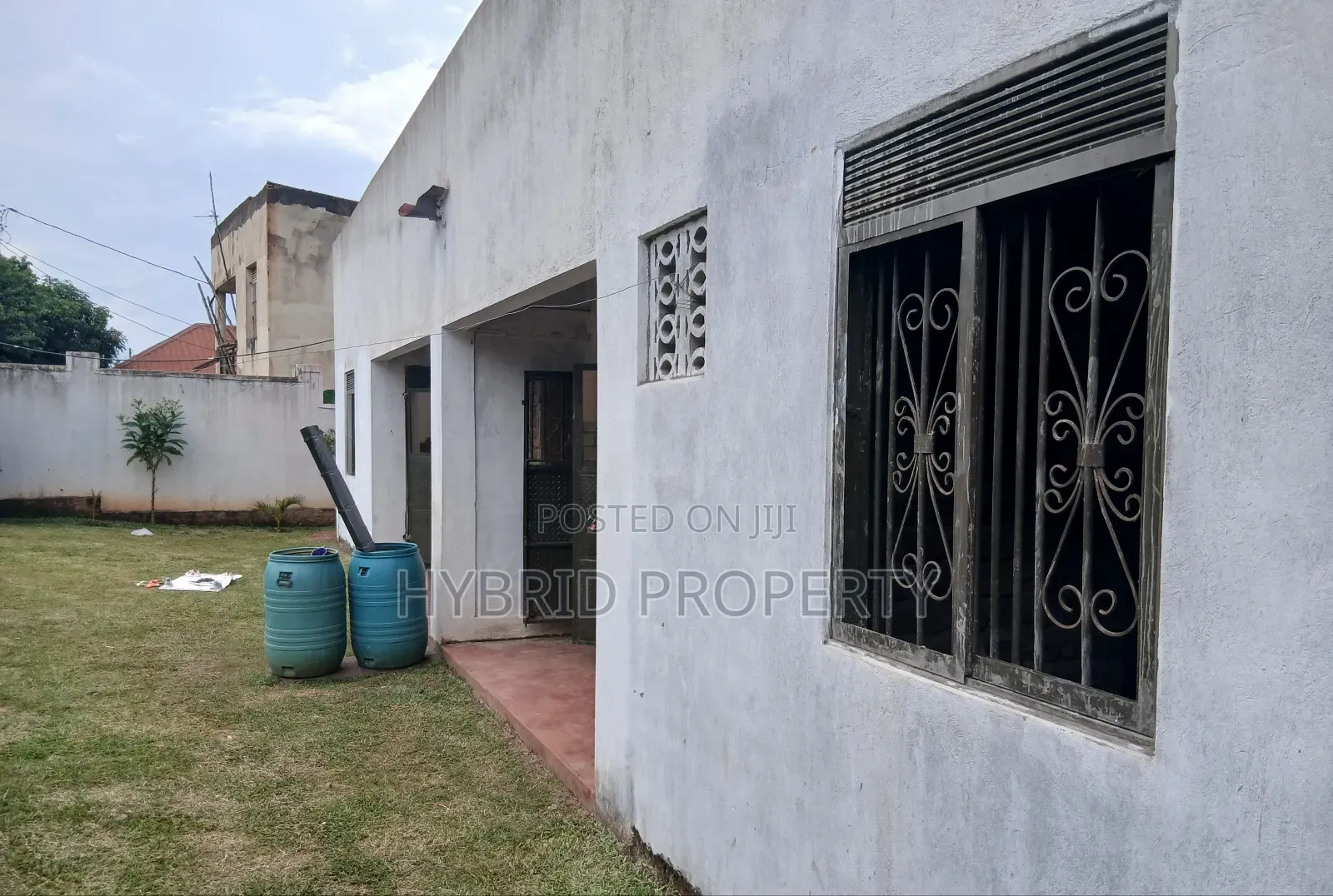 5bdrm House in Wakiso~Kavumba Along for sale