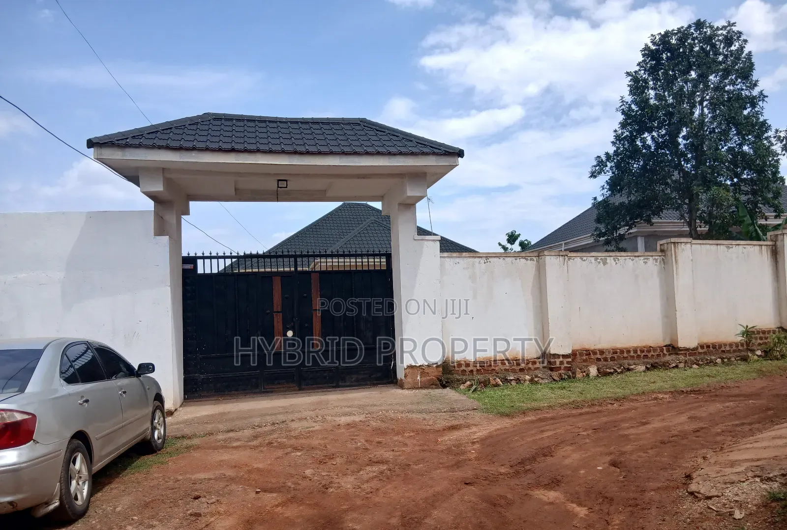 5bdrm House in Wakiso~Kavumba Along for sale