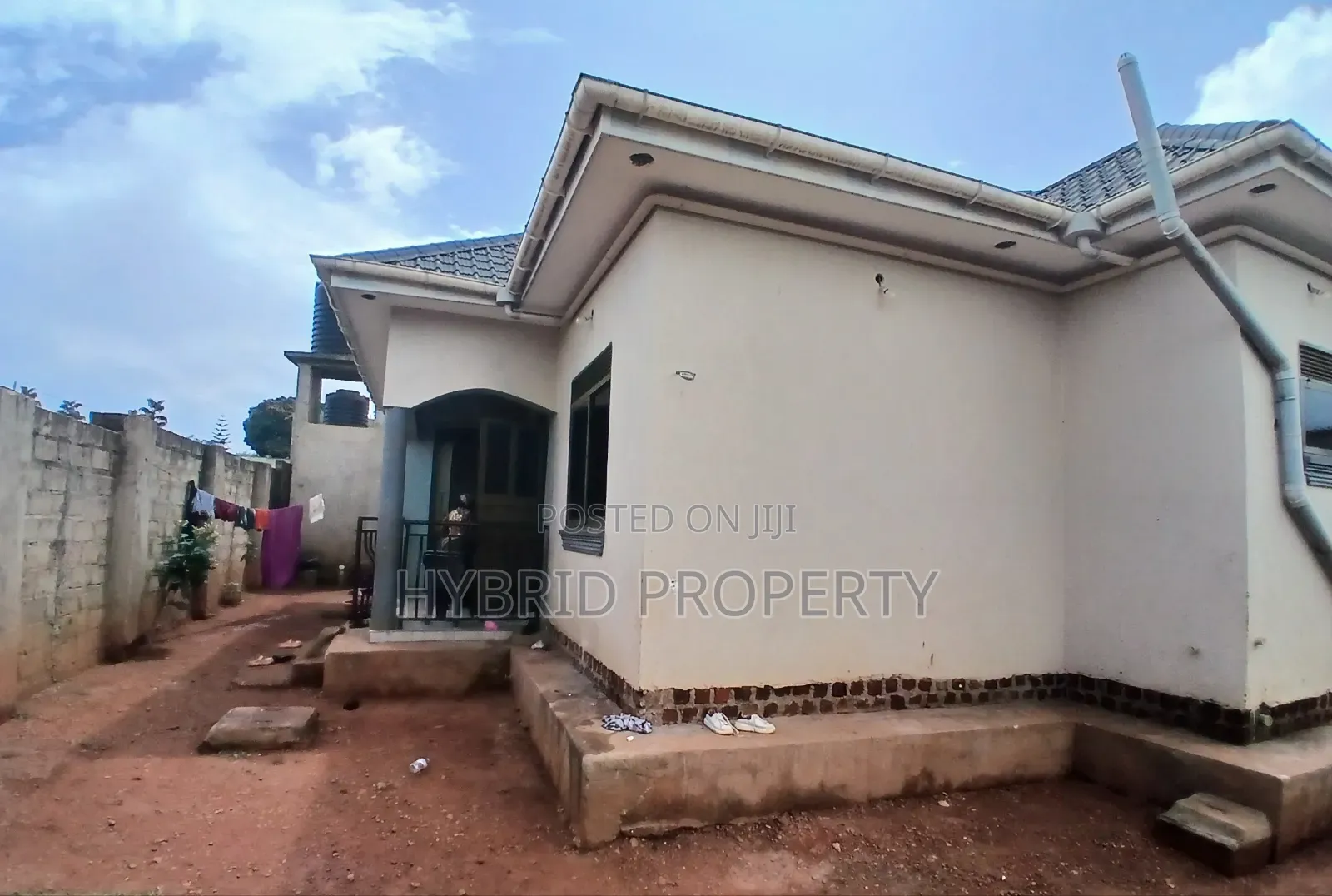5bdrm House in Wakiso~Kavumba Along for sale