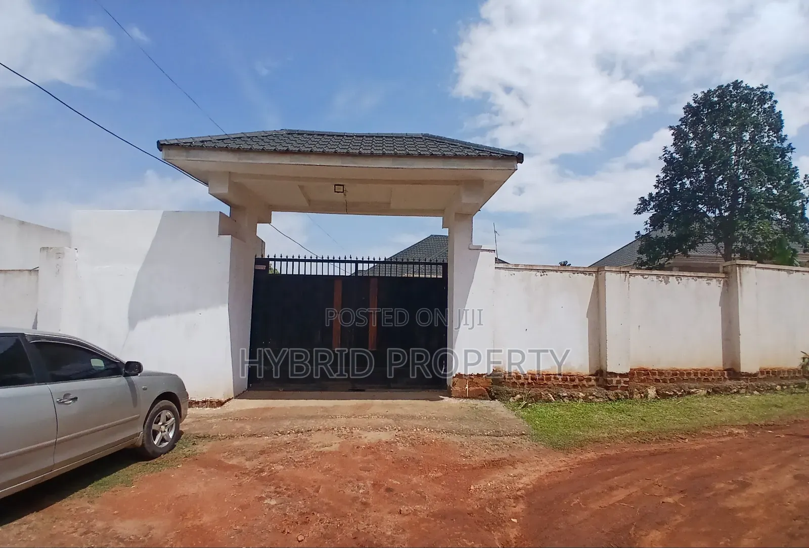 5bdrm House in Wakiso~Kavumba Along for sale