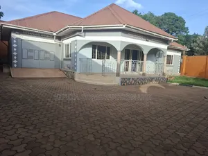 Furnished 4bdrm Bungalow in Rubaga for sale