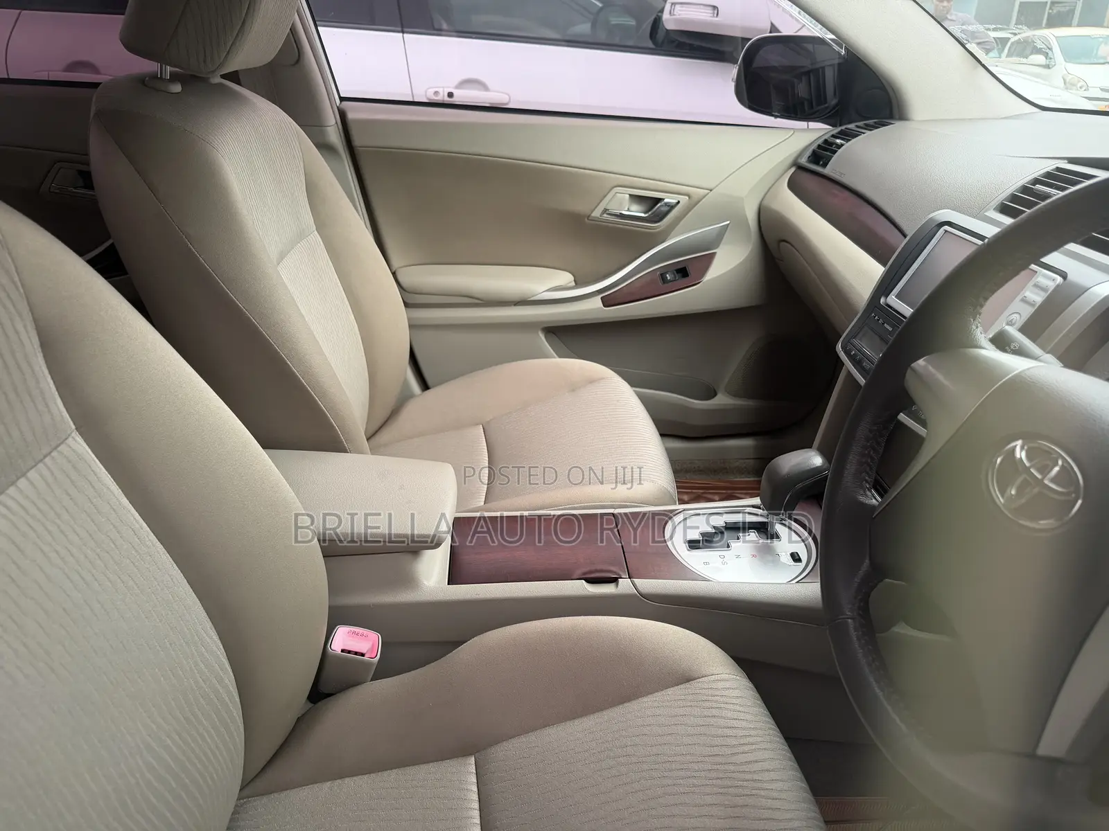 Toyota Premio 2013 White