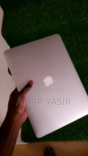 Laptop Apple MacBook Pro 4GB Intel Core i5 SSD 256GB