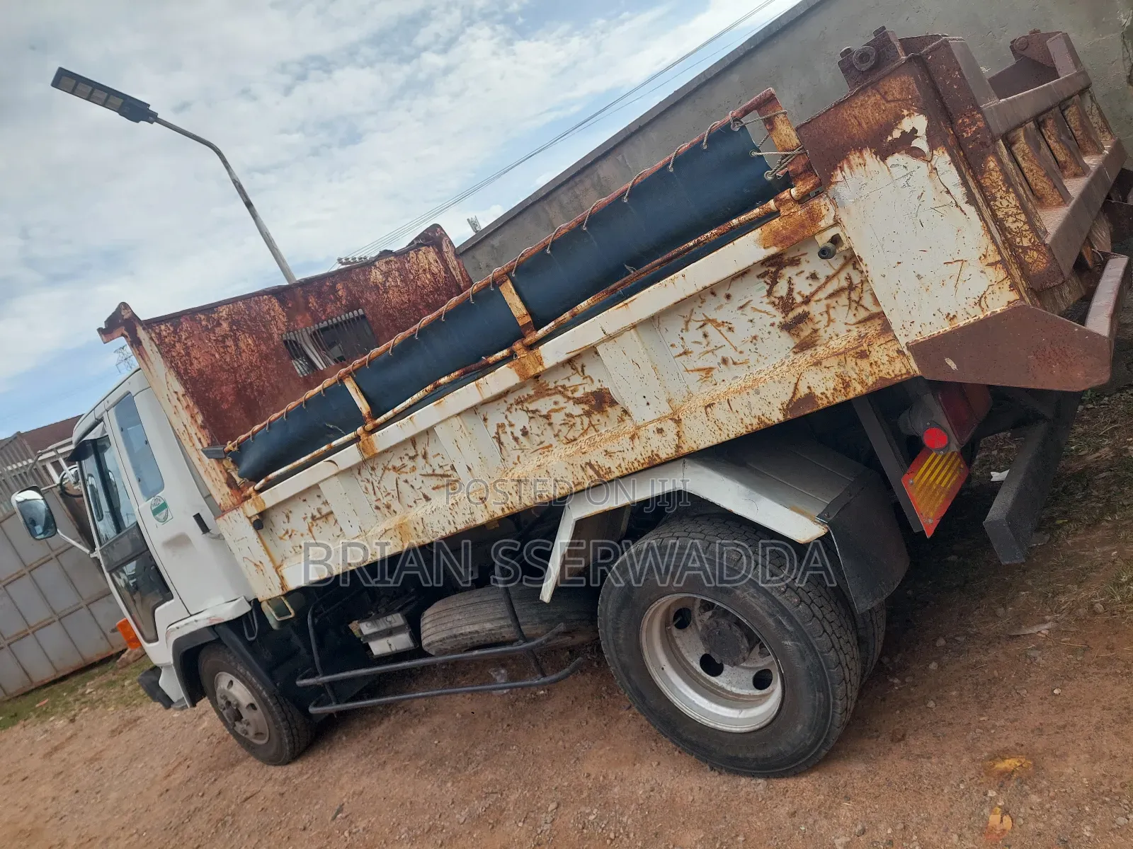 Isuzu Forward Dumper Truck