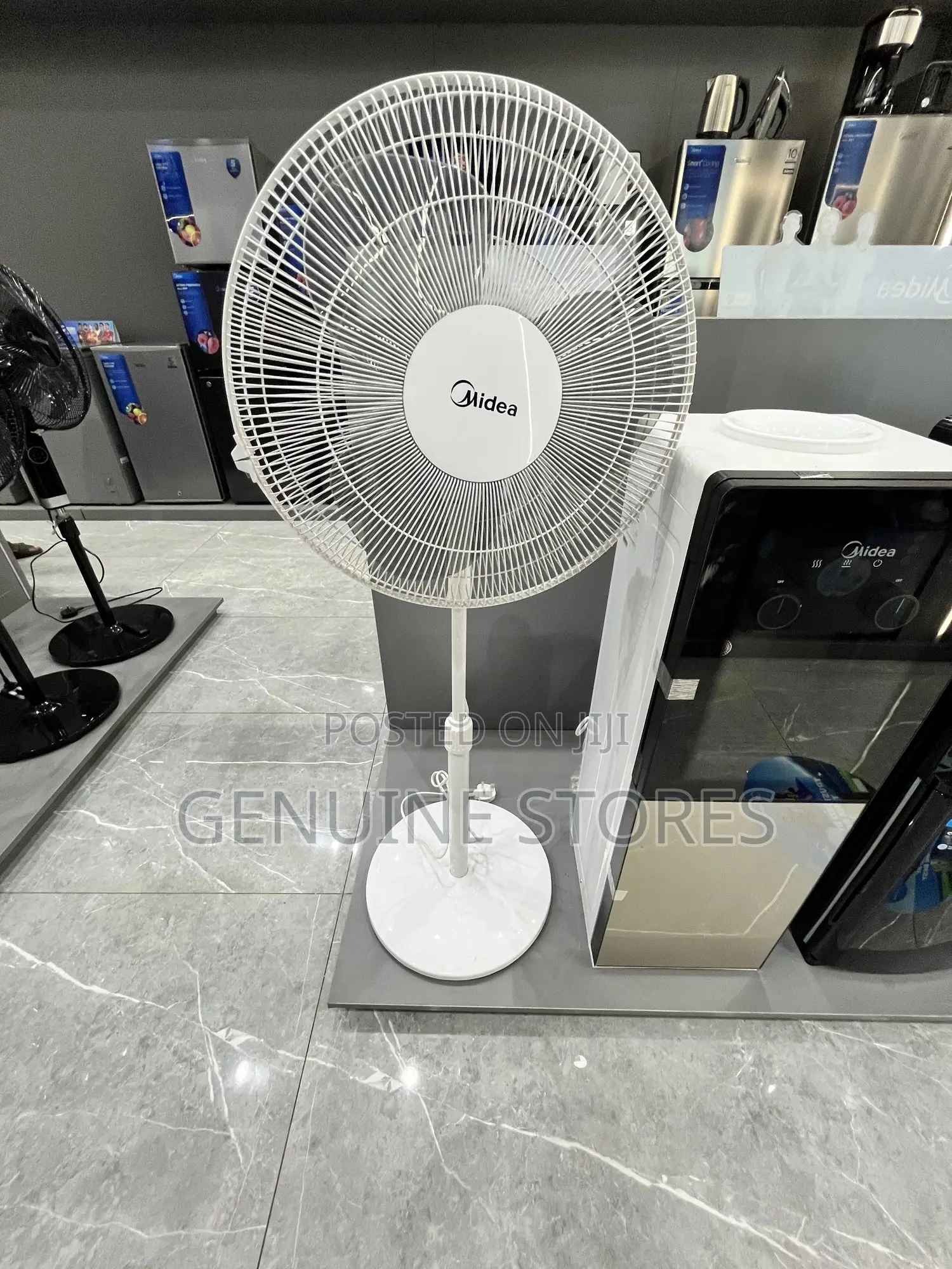Midea High Quality Stand Fan White of 16”