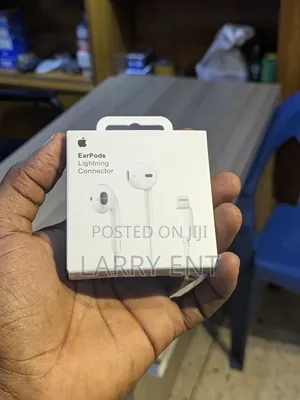 iPhone Earpods | Lightning Connector | Clear Sound