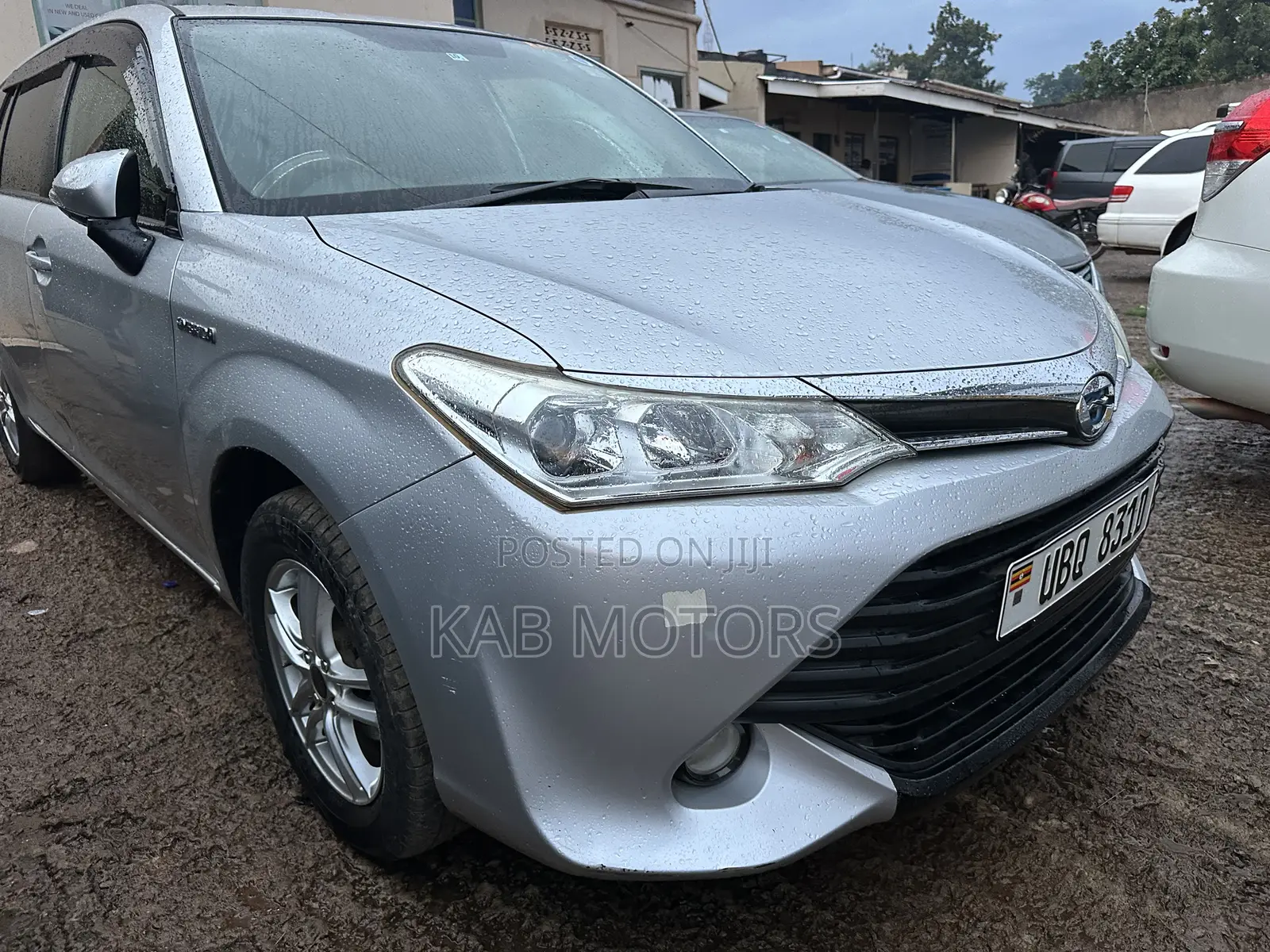 Toyota Corolla Fielder 1.5 Hybrid FWD 2015 Silver