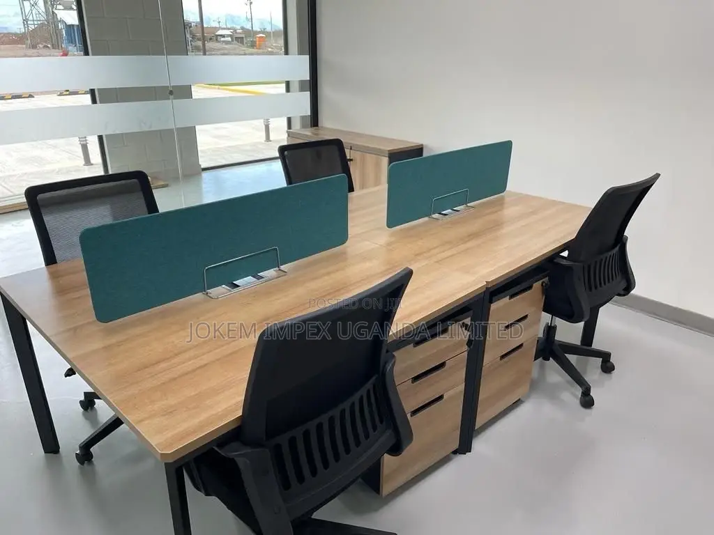 Four Seater Employee Station