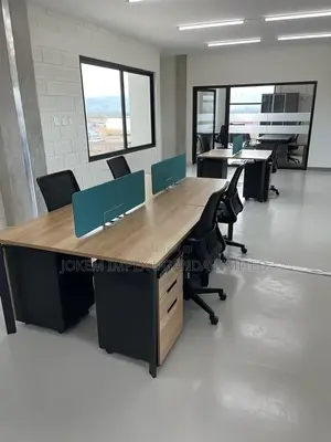 Four Seater Employee Station