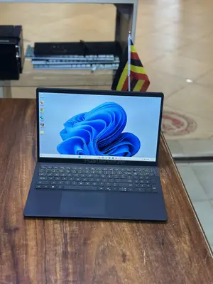 New Laptop Dell Vostro 15 3549 8GB Intel Core I7 SSD 512GB