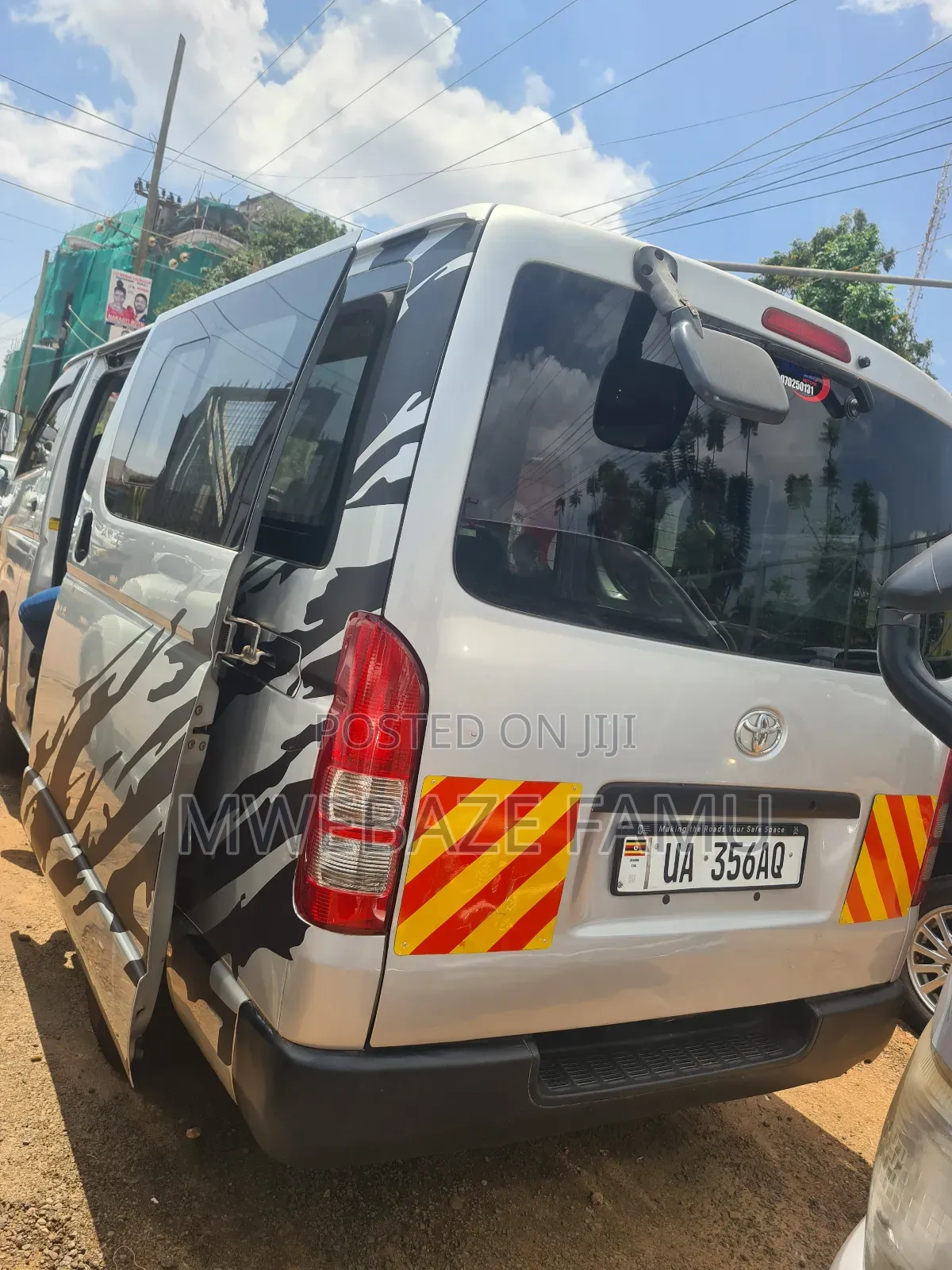 Toyota Grand HiAce 2010 Silver