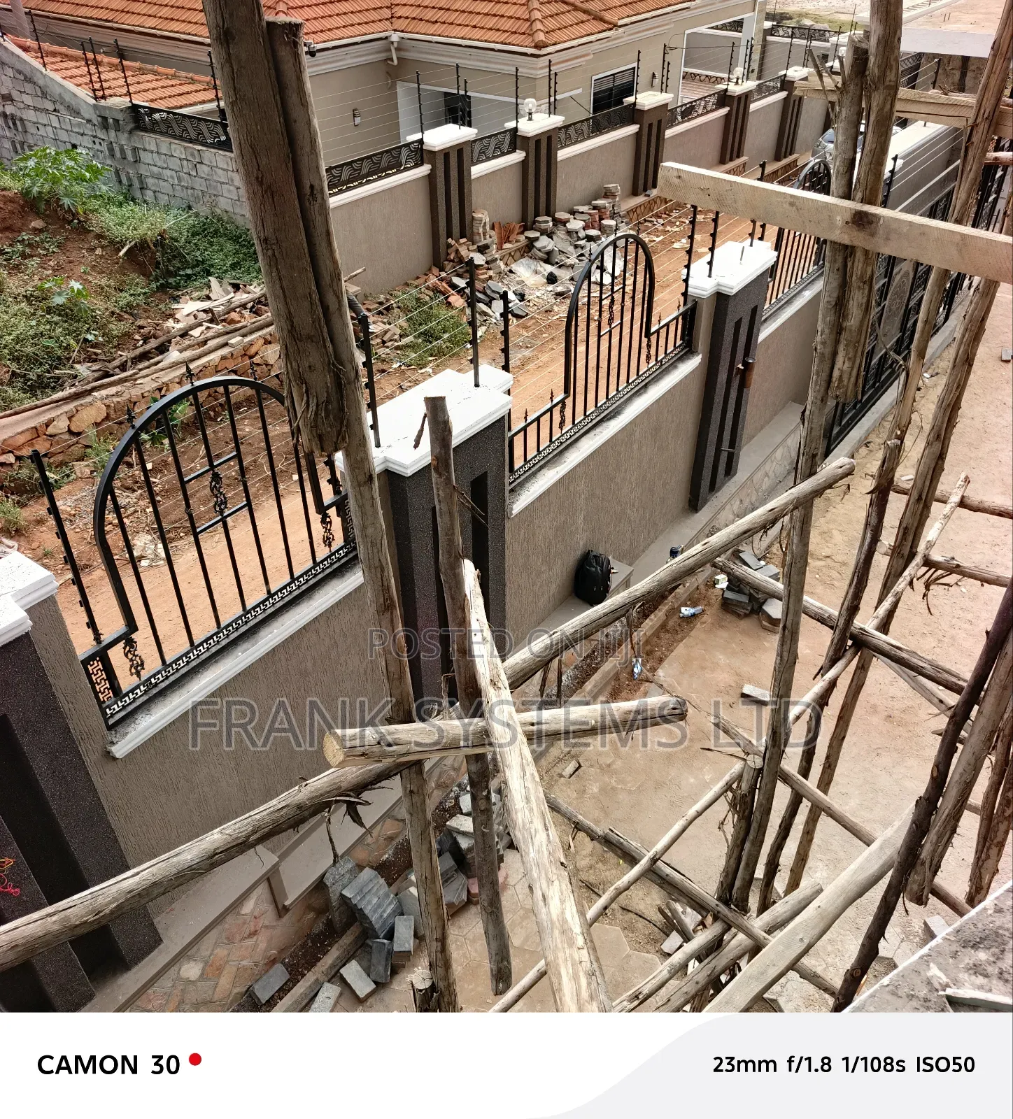 Electric Fence With 6 Lines