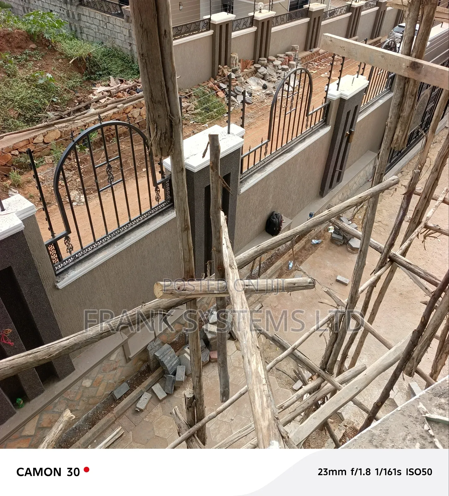 Electric Fence With 6 Lines