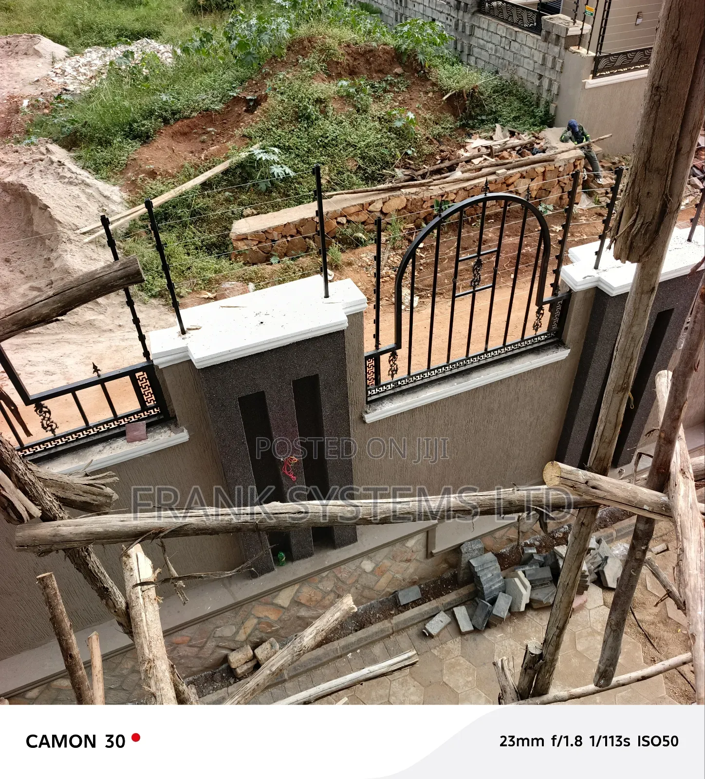 Electric Fence With 6 Lines
