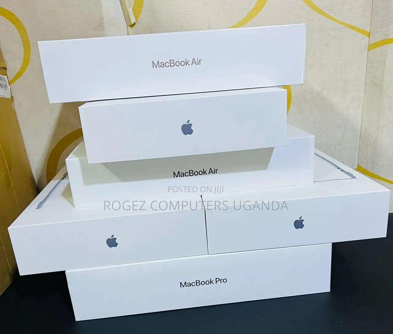 New Laptop Apple MacBook Air 2024 M3 13-Inch 16GB Apple M3 SSD 256GB