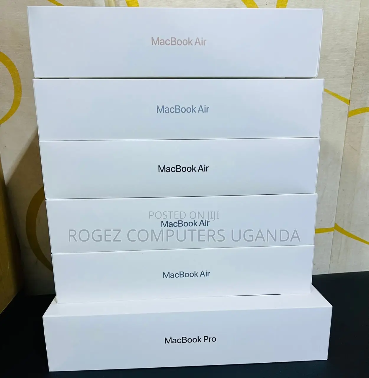 New Laptop Apple MacBook Air 2024 M3 13-Inch 16GB Apple M3 SSD 256GB