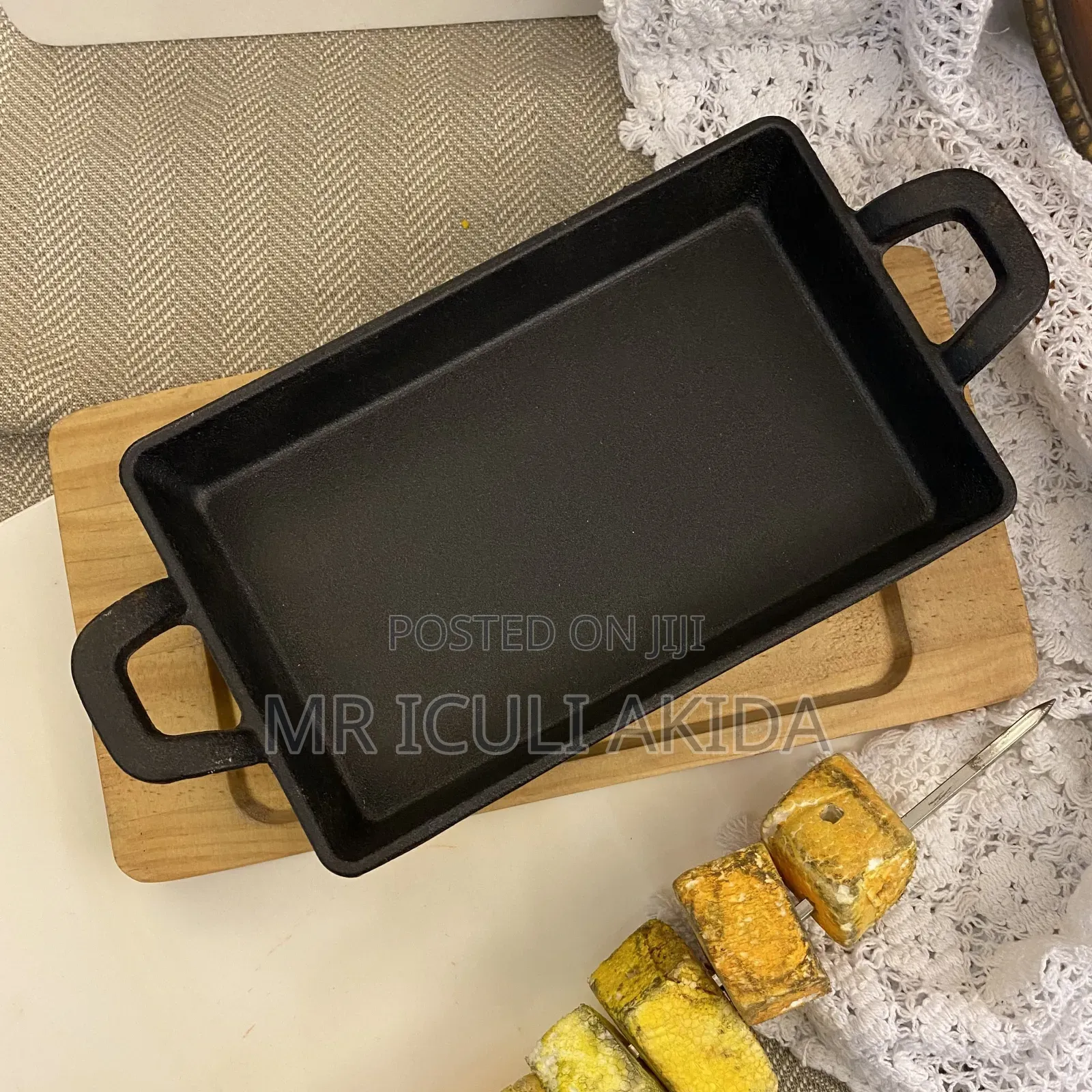 Cast Iron Sizzler Plate and Pan With Wood Base