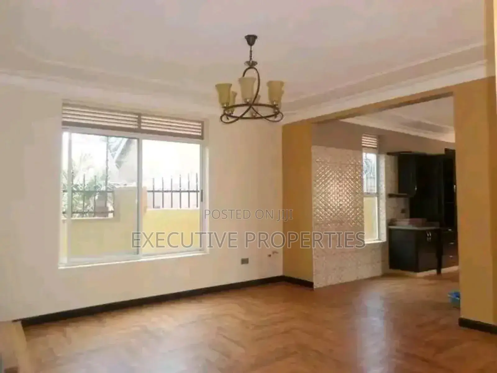5bdrm Duplex in Bugoloobi, Central Division for rent