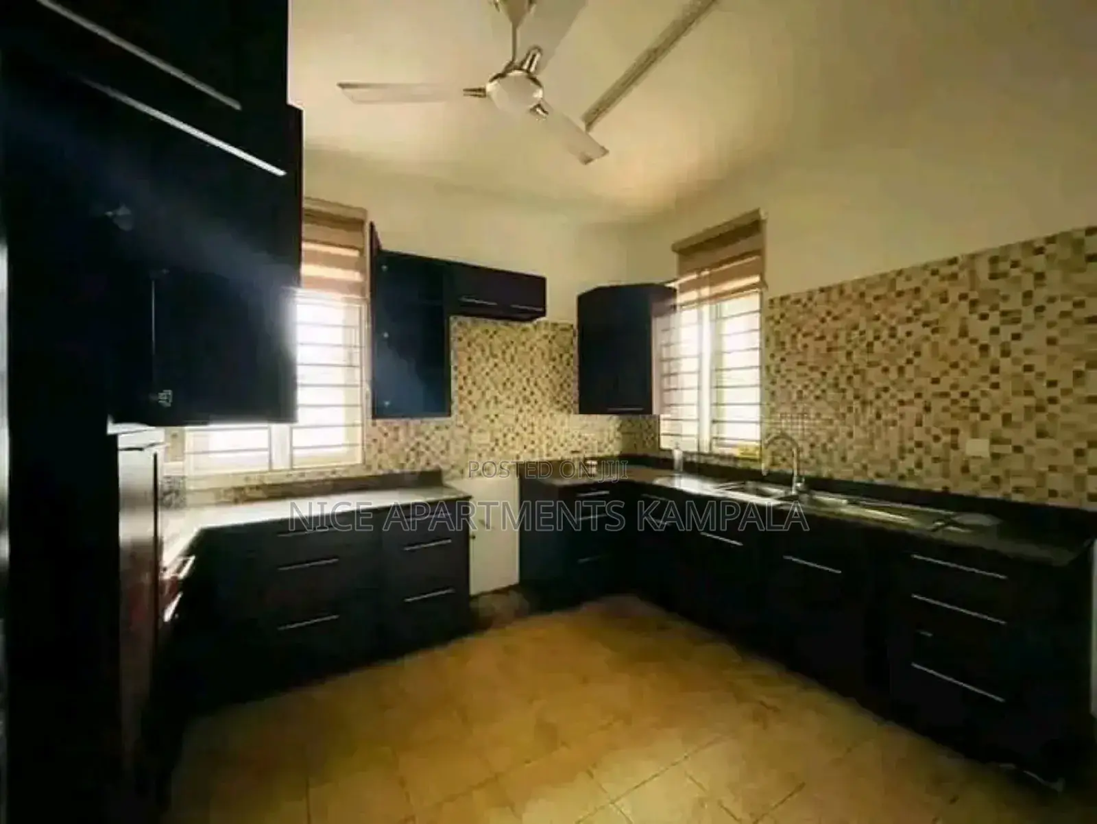 4bdrm Duplex in Mbuya, Central Division for rent