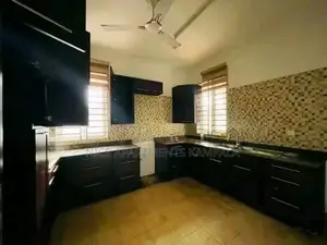 4bdrm Duplex in Mbuya, Central Division for rent