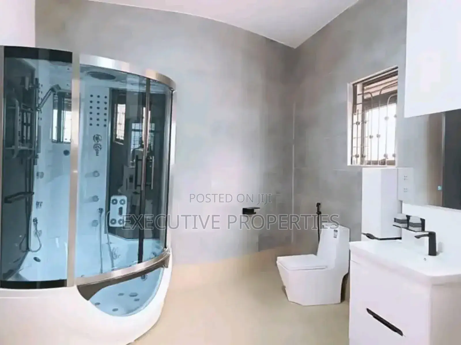 5bdrm Duplex in Kyanja, Central Division for sale