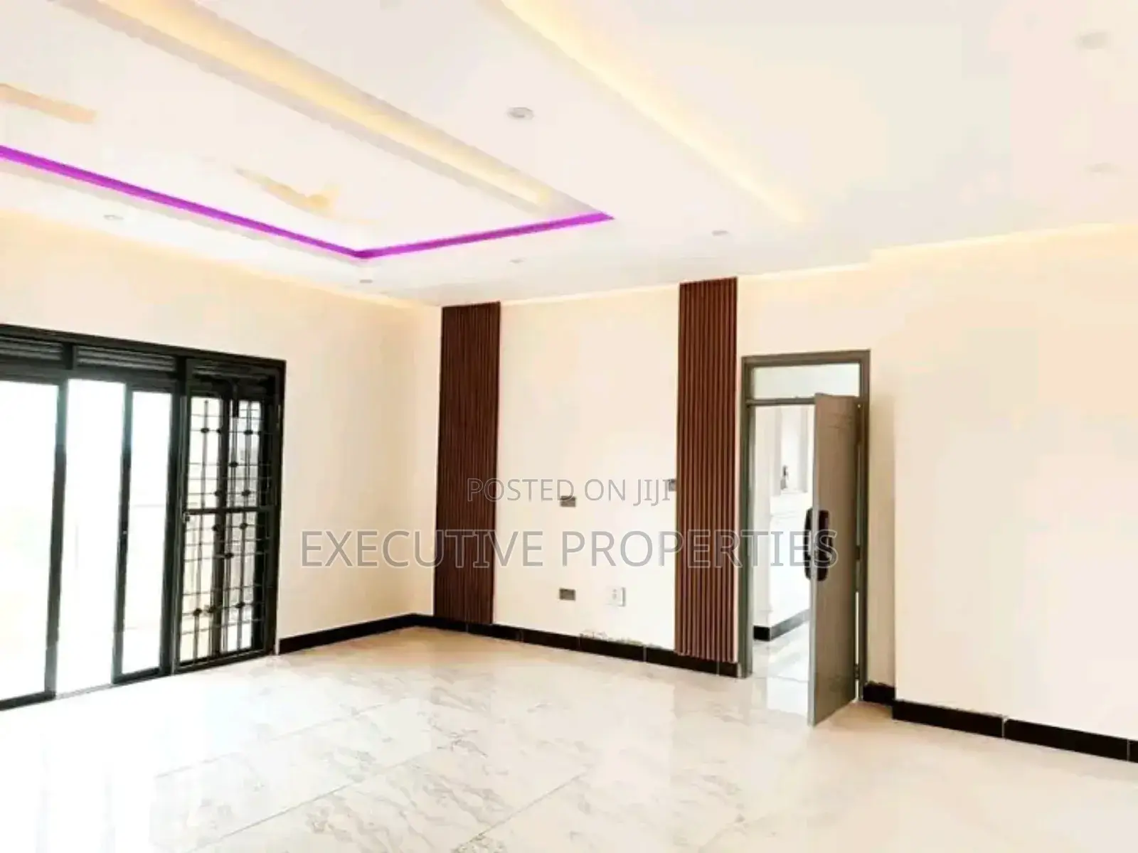 5bdrm Duplex in Kyanja, Central Division for sale