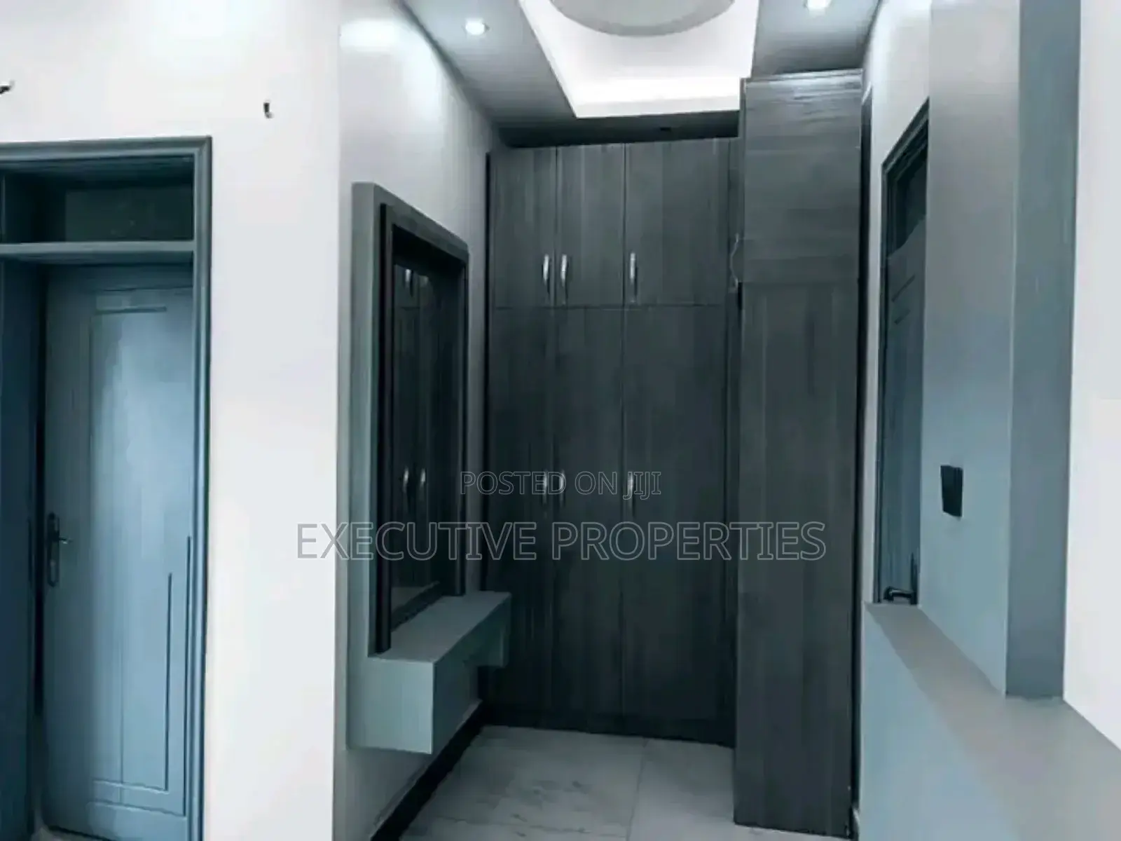 5bdrm Duplex in Kyanja, Central Division for sale