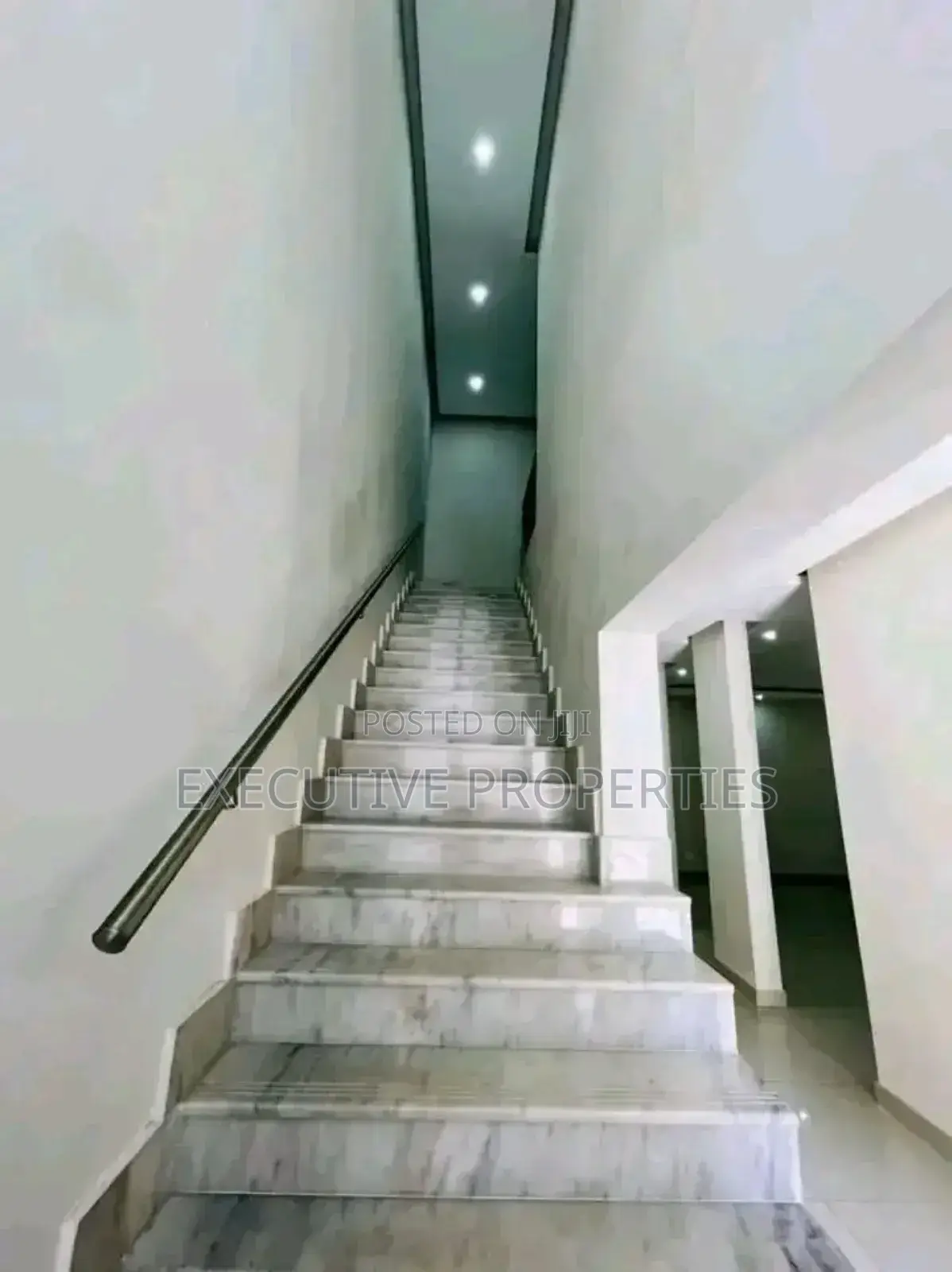 3bdrm Duplex in Kyanja Town, Central Division for rent