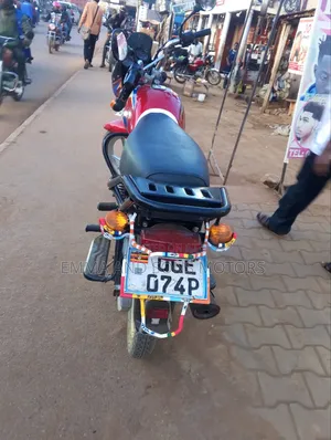 Bajaj Boxer 125 2024 Red