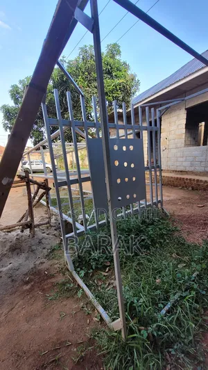 Water Tank Stand (Lifts 10,000 Liters)