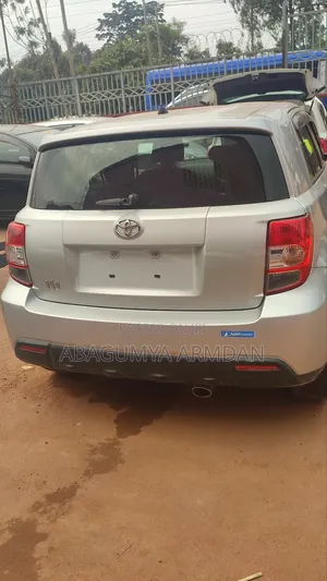 Toyota IST 2011 Silver