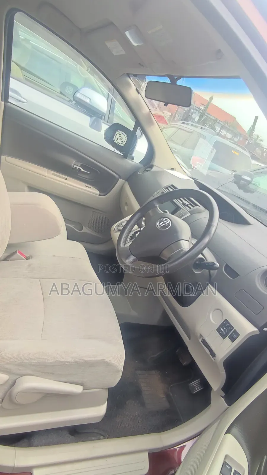 Toyota Passo Sette 1.5 AWD 2011 Maroon