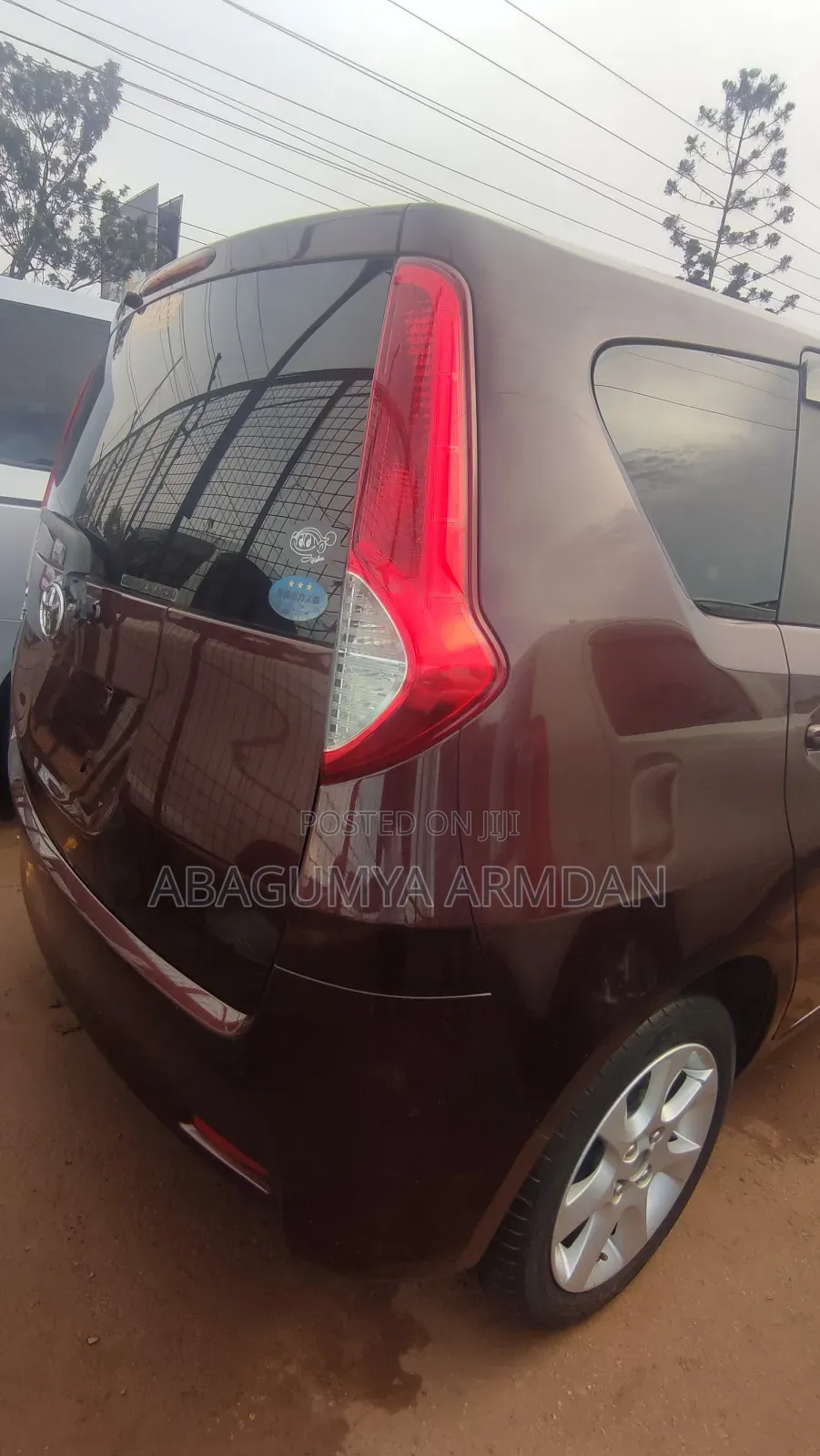 Toyota Passo Sette 1.5 AWD 2011 Maroon