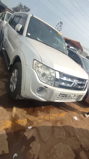 Mitsubishi Pajero 3.0 2012 White