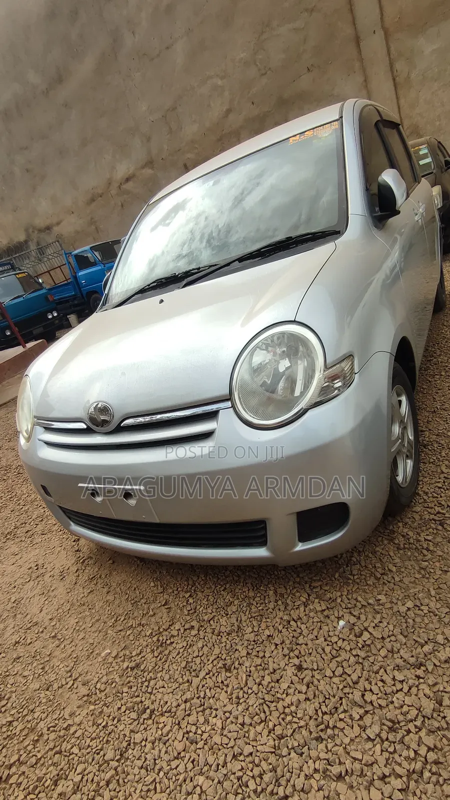Toyota Sienta 1.5 AWD 2010 Silver
