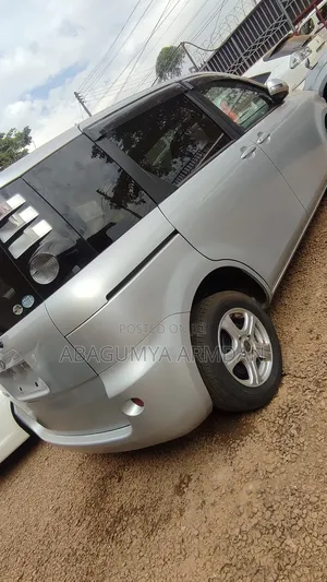 Toyota Sienta 1.5 AWD 2010 Silver