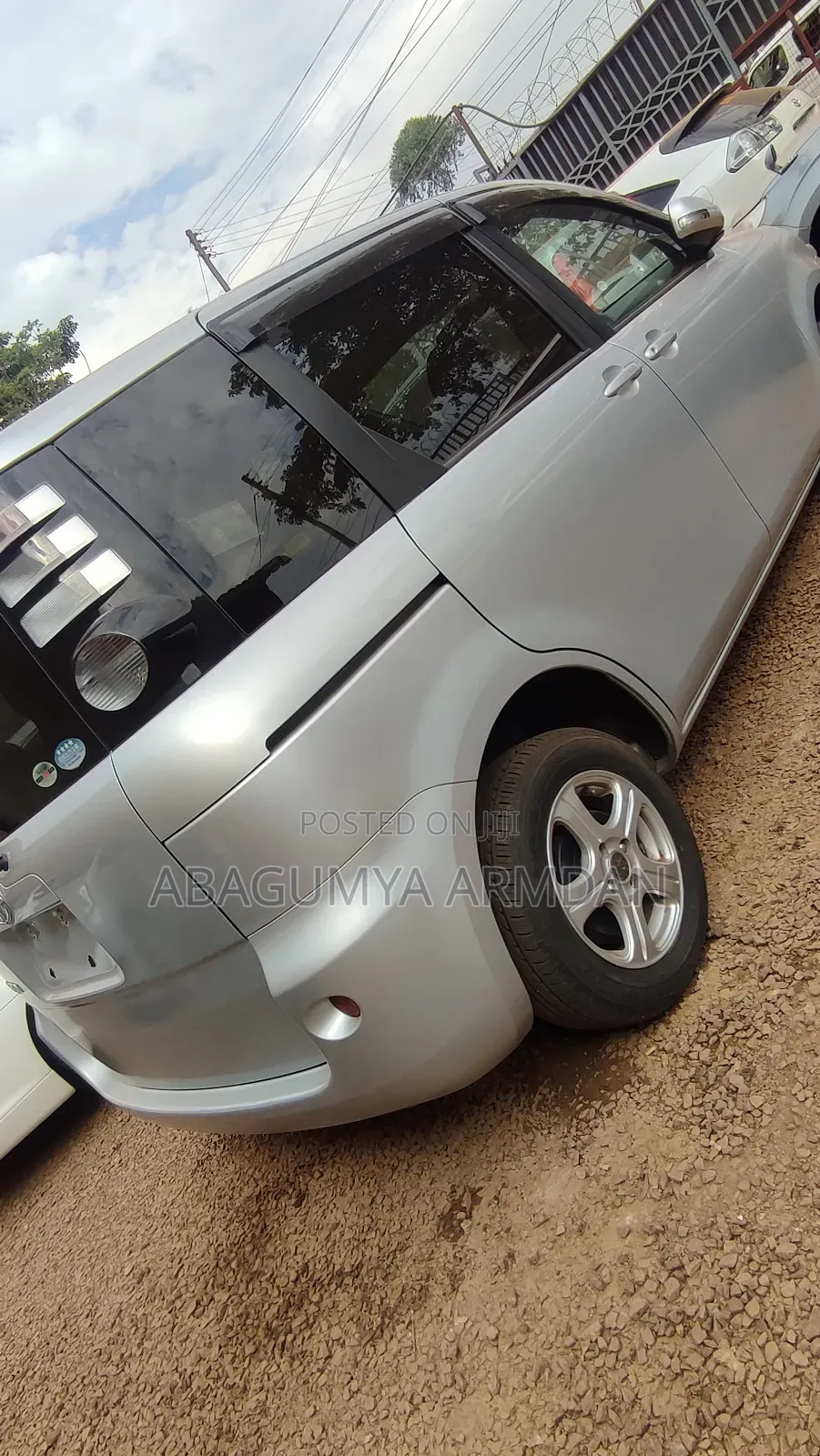Toyota Sienta 1.5 AWD 2010 Silver