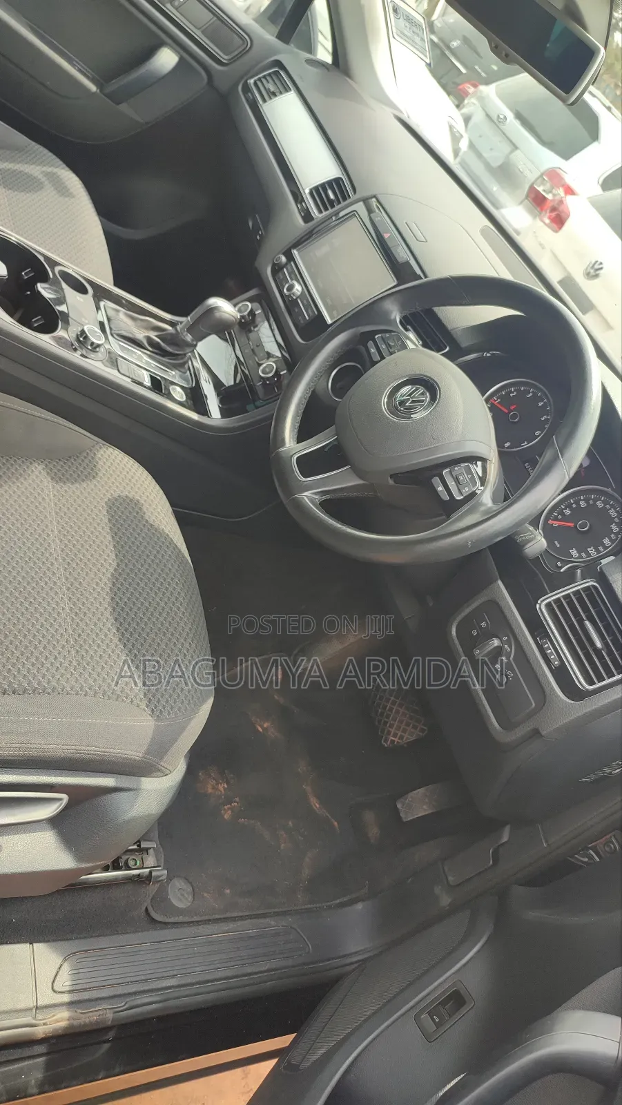 Volkswagen Touareg V6 Sport with Navigation 2013 White