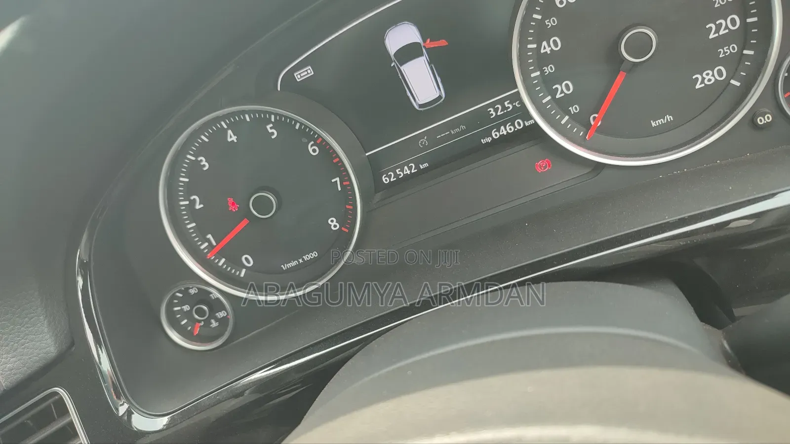 Volkswagen Touareg V6 Sport with Navigation 2013 White