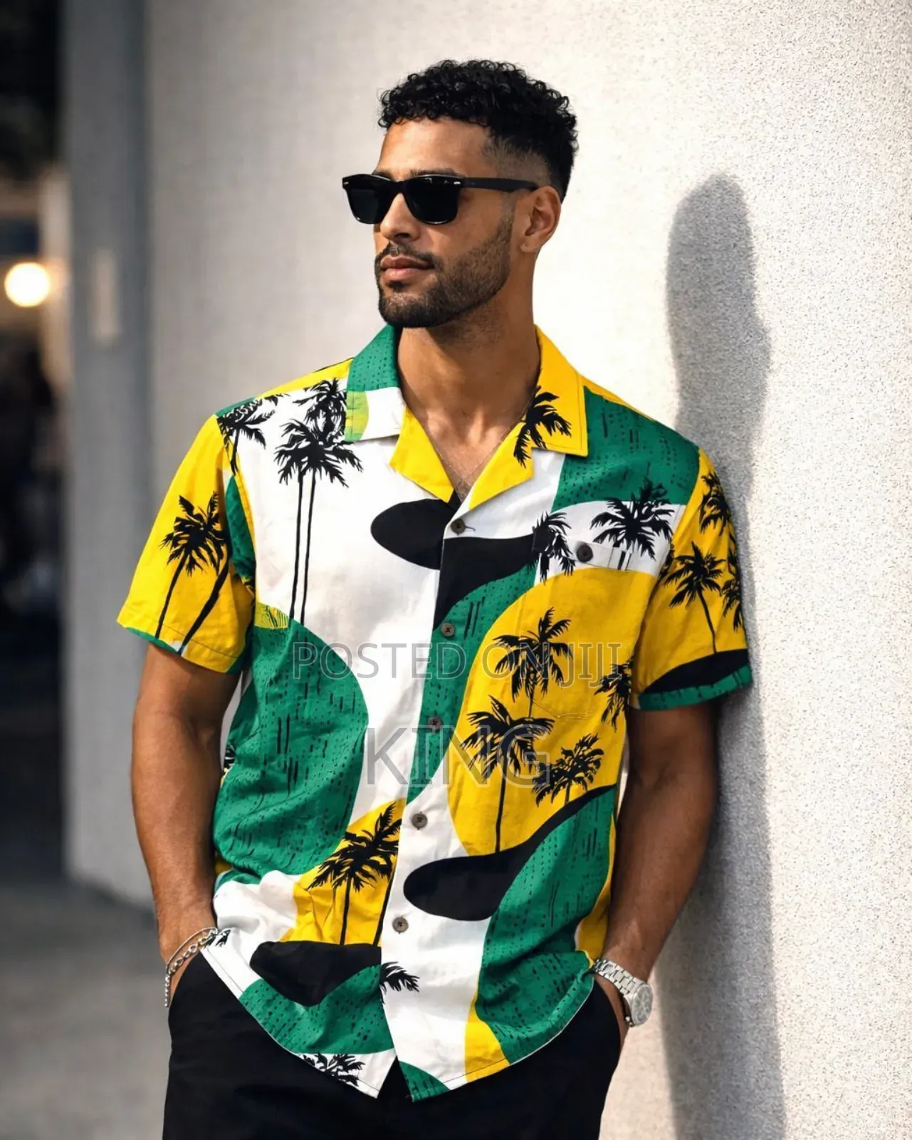 Vintage Men's Short-Sleeve Button-Down Shirt